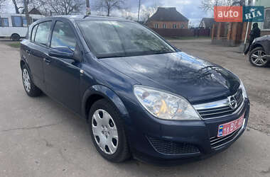 Хэтчбек Opel Astra 2008 в 