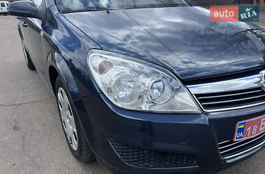 Хэтчбек Opel Astra 2008 в 