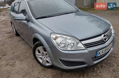 Универсал Opel Astra 2010 в 
