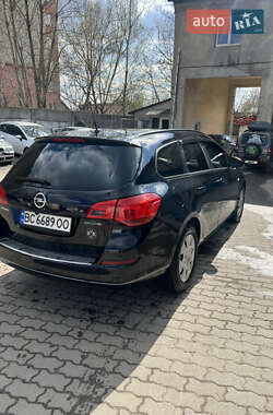 Универсал Opel Astra 2011 в 