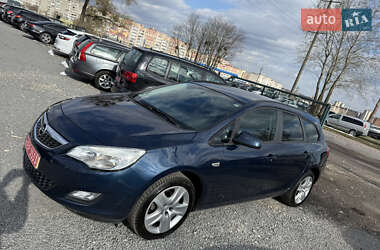 Opel Astra 2011 Opel Astra 2011