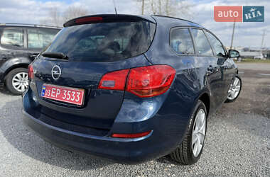 Универсал Opel Astra 2011 в 