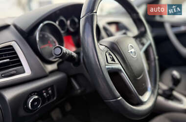 Универсал Opel Astra 2011 в 