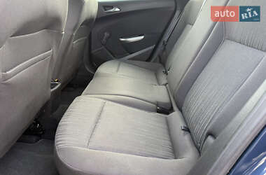 Универсал Opel Astra 2011 в 