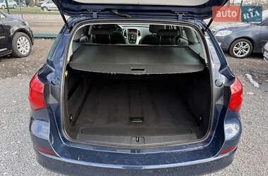 Универсал Opel Astra 2011 в 