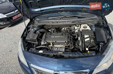 Универсал Opel Astra 2011 в 