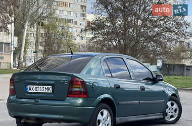 Хэтчбек Opel Astra 2000 в 