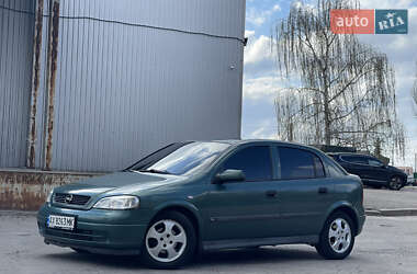 Хэтчбек Opel Astra 2000 в 
