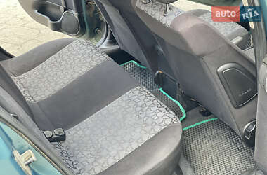 Хэтчбек Opel Astra 2000 в 