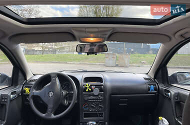 Хэтчбек Opel Astra 2000 в 