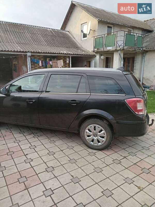 Универсал Opel Astra 2010 в Чорткове