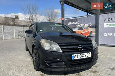 Хэтчбек Opel Astra 2004 в 