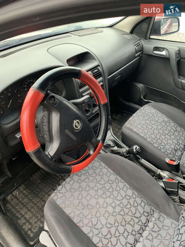 Седан Opel Astra 1999 в Мукачево