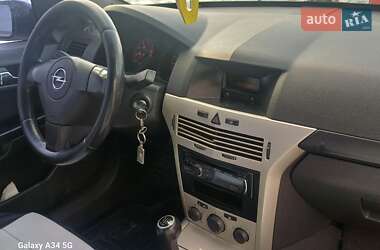 Хетчбек Opel Astra 2008 в 