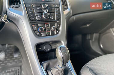 Универсал Opel Astra 2015 в 