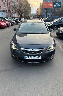 Opel Astra 2011 Opel Astra 2011