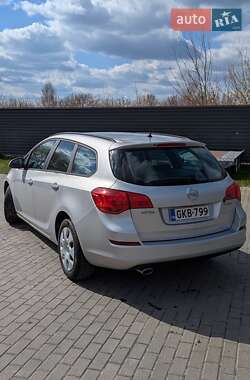 Універсал Opel Astra 2011 в 