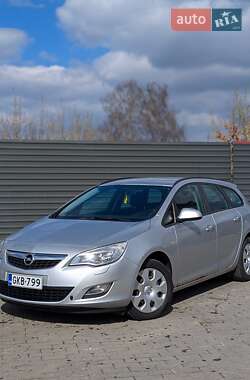Opel Astra 2011 Opel Astra 2011