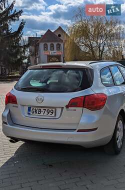 Універсал Opel Astra 2011 в 