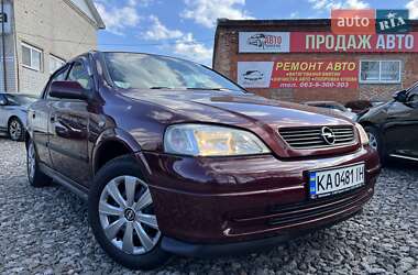 Хэтчбек Opel Astra 2004 в 