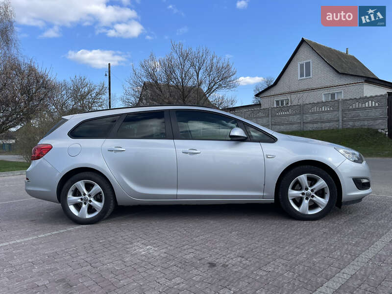 Універсал Opel Astra 2015 в Прилуках