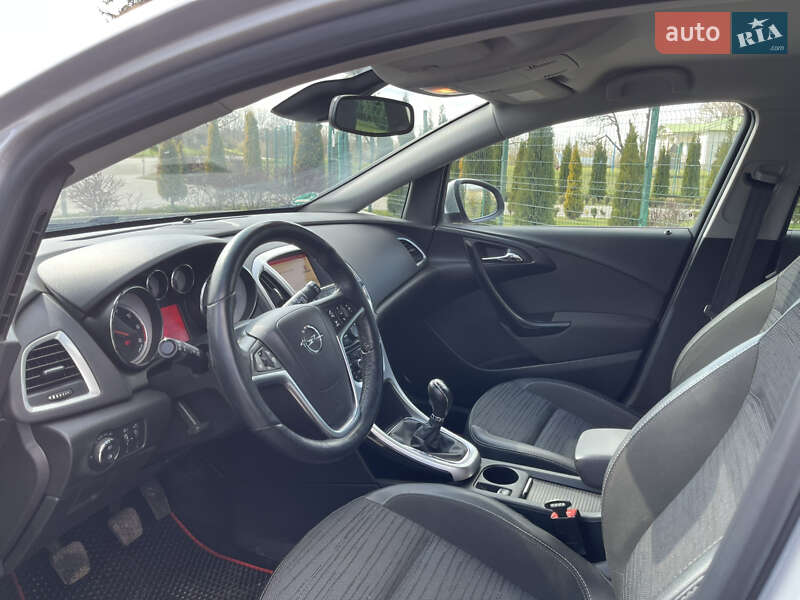 Універсал Opel Astra 2015 в Прилуках