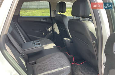 Универсал Opel Astra 2015 в 