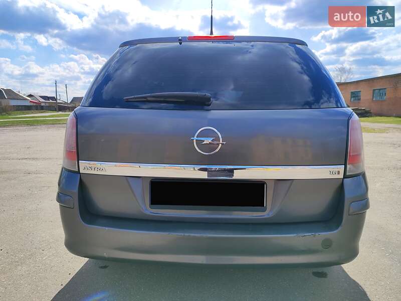 Универсал Opel Astra 2008 в Полтаве