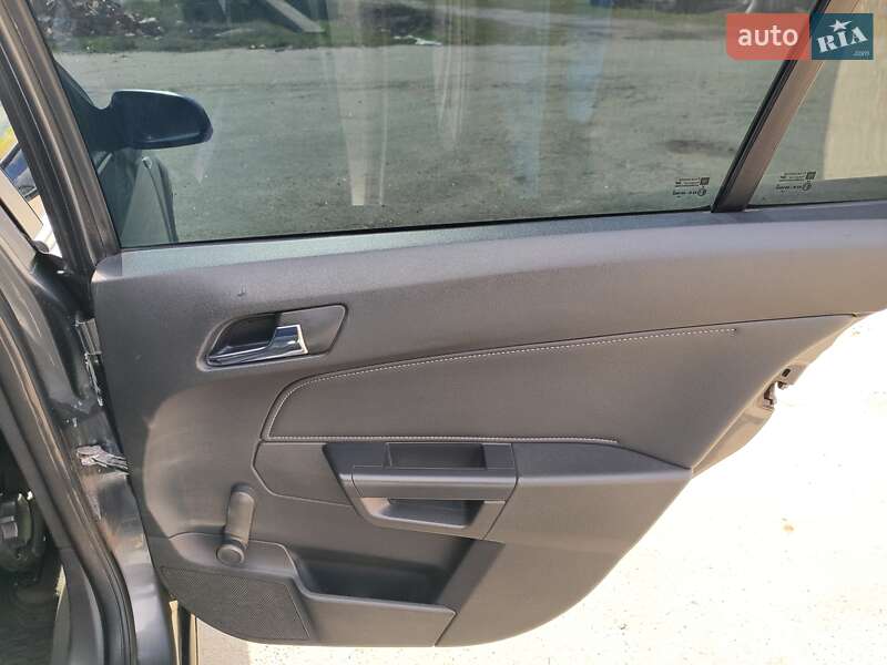 Универсал Opel Astra 2008 в Полтаве