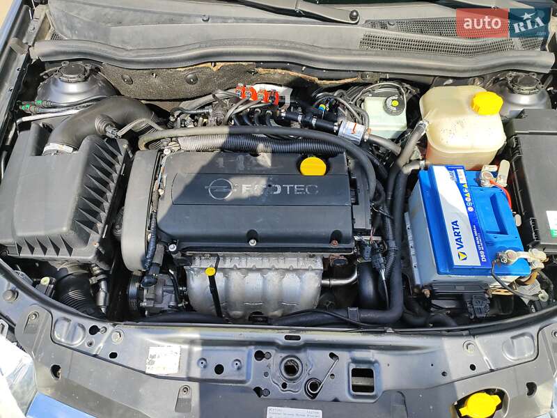 Универсал Opel Astra 2008 в Полтаве