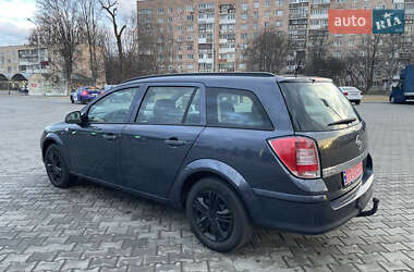 Универсал Opel Astra 2010 в 