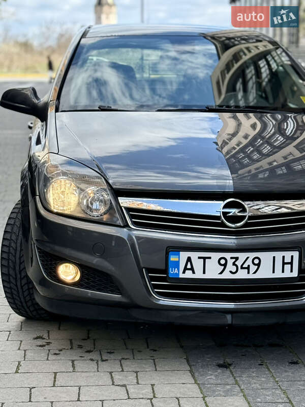 Opel Astra 2010
