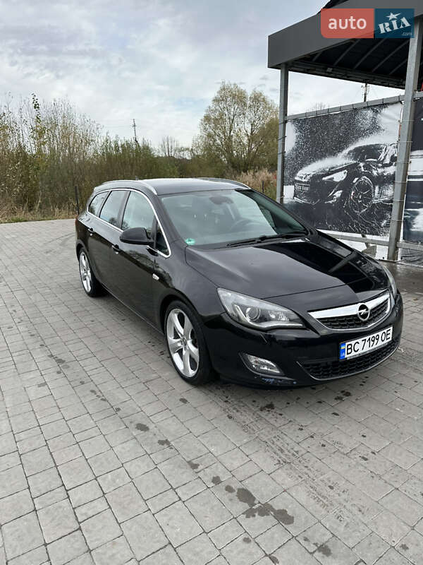 Універсал Opel Astra 2010 в Кам'янці-Бузькій