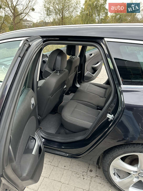 Універсал Opel Astra 2010 в Кам'янці-Бузькій