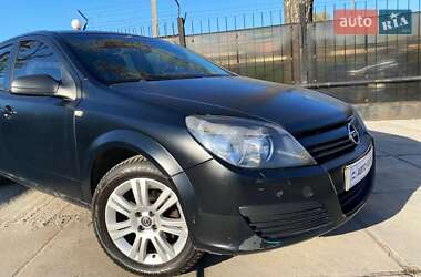 Хэтчбек Opel Astra 2005 в 