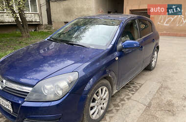Хэтчбек Opel Astra 2004 в 
