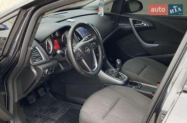 Универсал Opel Astra 2013 в 