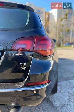 Универсал Opel Astra 2013 в 