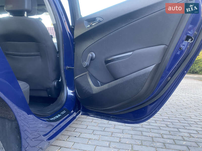 Универсал Opel Astra 2015 в Каменке