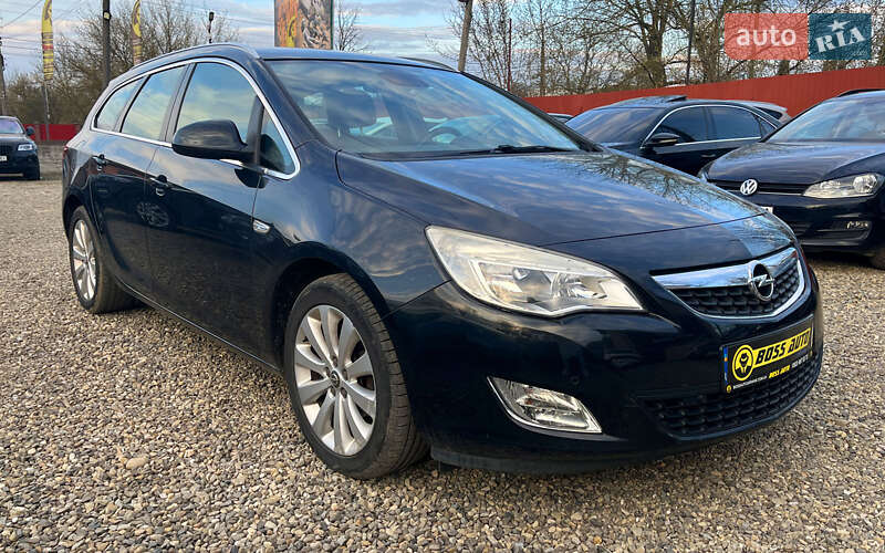 Універсал Opel Astra 2011 в 