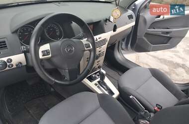 Хэтчбек Opel Astra 2008 в 
