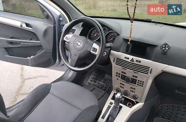 Хэтчбек Opel Astra 2008 в 