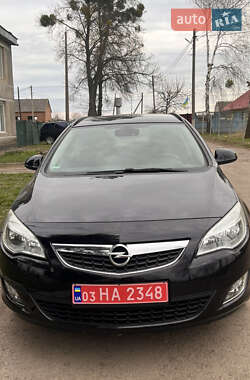 Opel Astra 2011 Opel Astra 2011