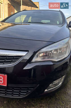 Универсал Opel Astra 2011 в 