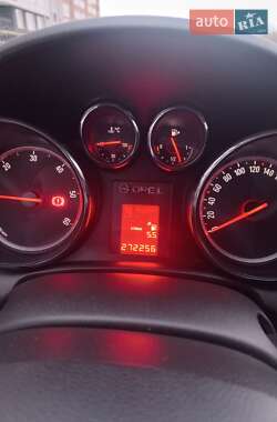 Універсал Opel Astra 2013 в 