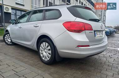 Універсал Opel Astra 2013 в 