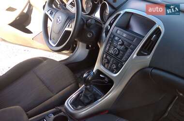 Універсал Opel Astra 2011 в 