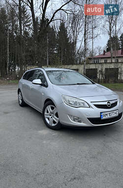 Opel Astra 2011
