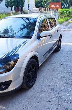 Хэтчбек Opel Astra 2007 в 