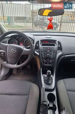 Хэтчбек Opel Astra 2010 в 